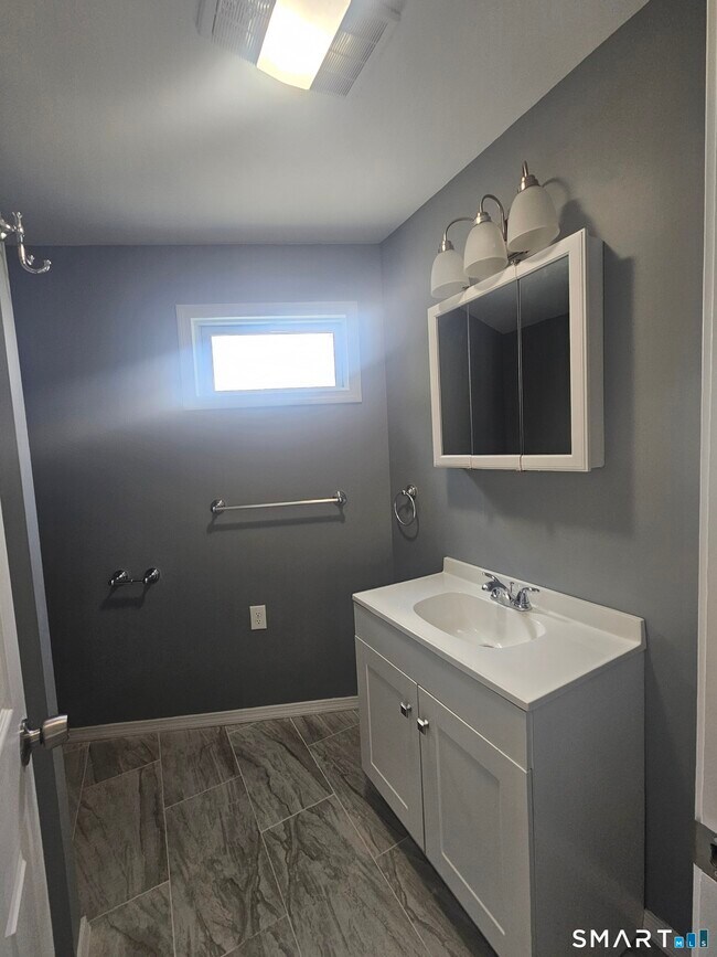 Building Photo - 80-82-82 Pearl Harbor Cir