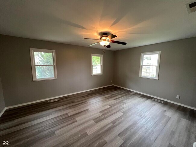 Building Photo - 223 Highwood Dr