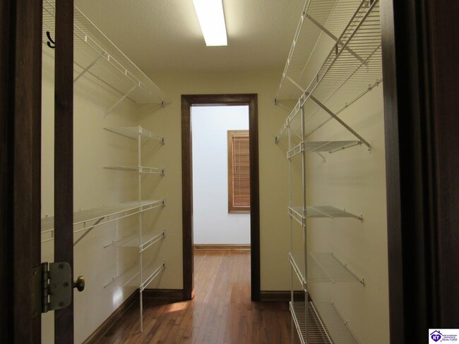 Building Photo - 708 Foxfire Rd