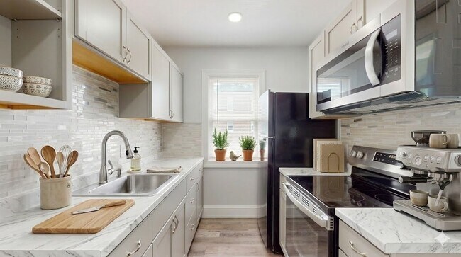 Building Photo - 5 Ropes St