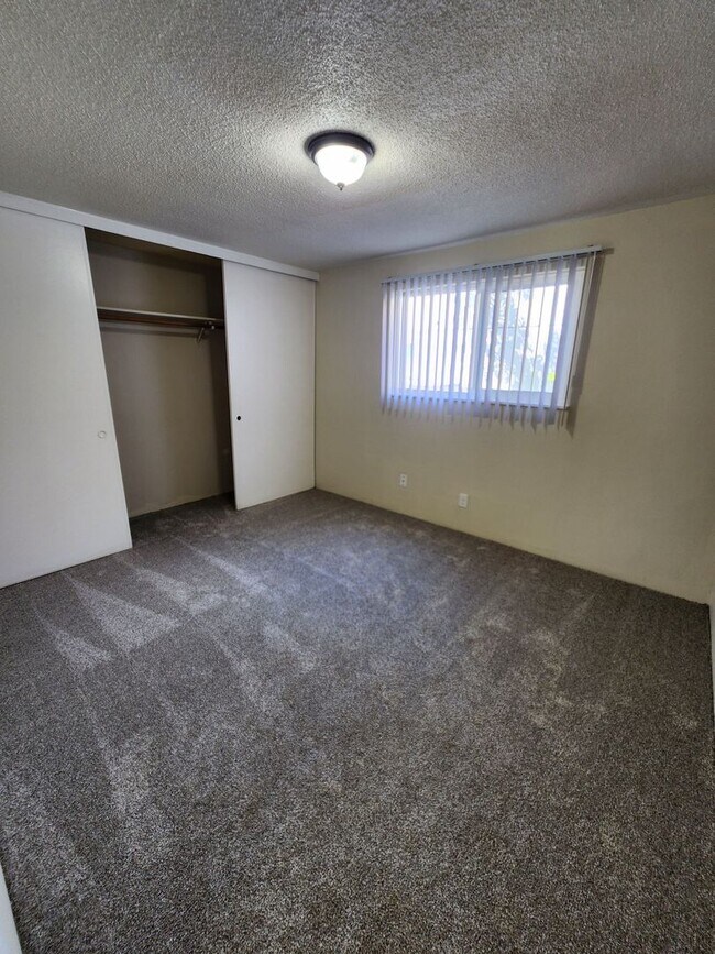 Building Photo - RENT SPECIAL -  *Rent Reduced to $1095/mo for First 3 Months!