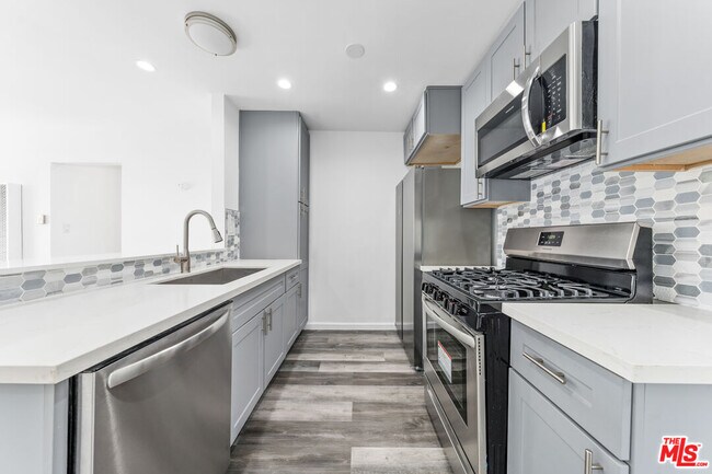 Building Photo - 646 Tularosa Dr