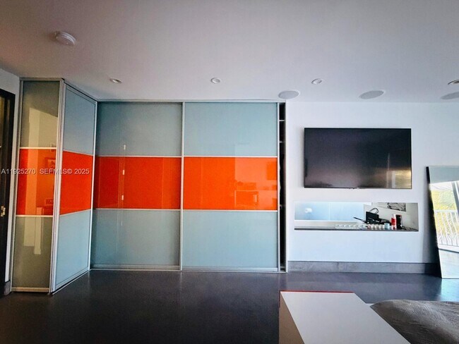 Building Photo - 21025 NE 38th Ave