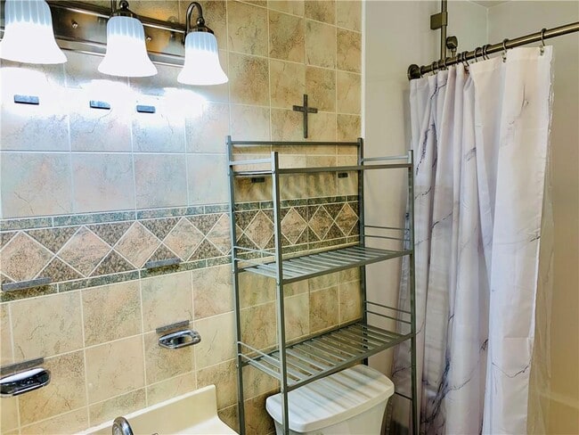 Building Photo - 35 Ashumet Rd