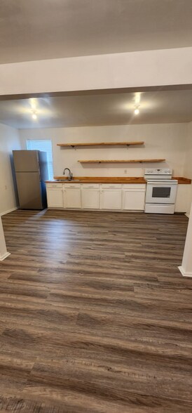 Primary Photo - 605 N 4th St