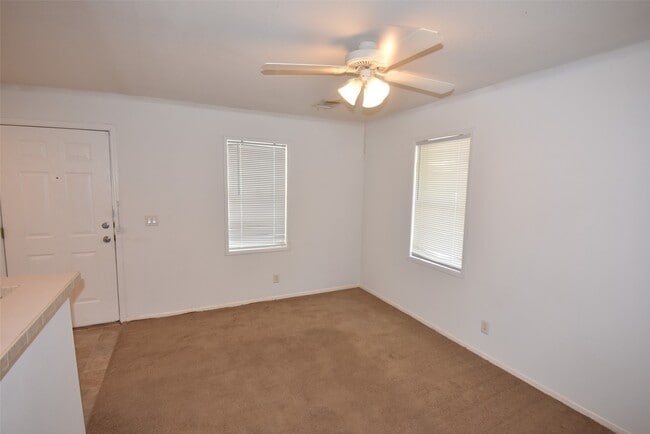 Building Photo - 10010 Sugarvine Ln