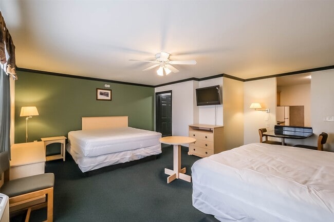 Building Photo - 1025 Swanson St