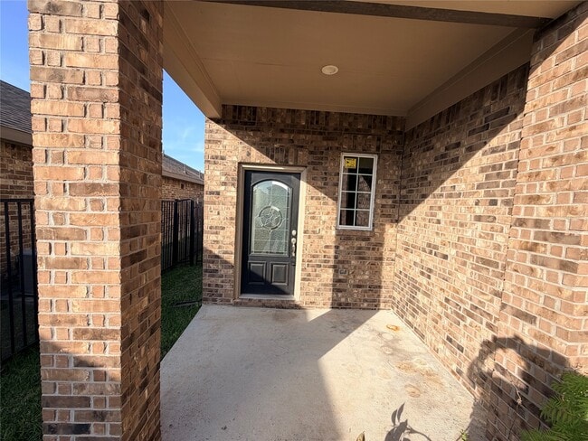 Building Photo - 13106 Leisure Cove Dr