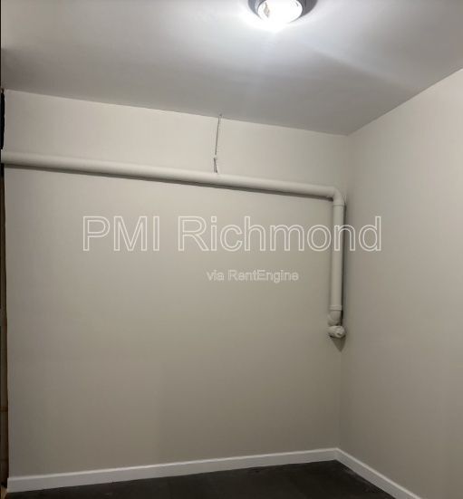 Building Photo - 33 Fairwood Dr