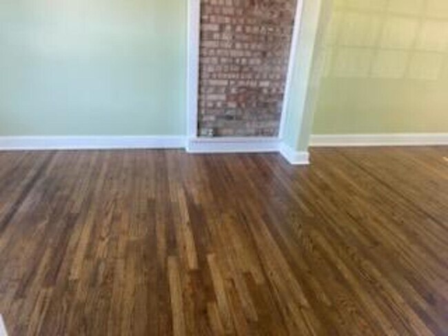 Building Photo - Madison 408-410 S