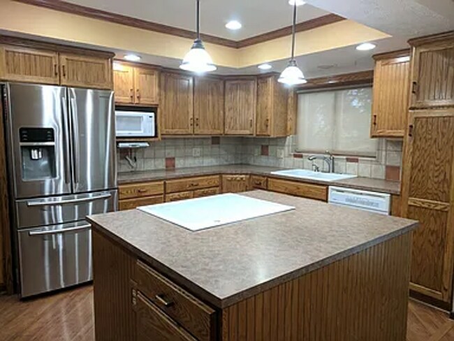 Building Photo - 15017 Arbor St