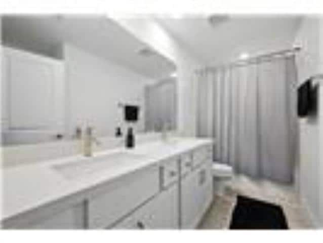 Building Photo - 447 Holly Rd