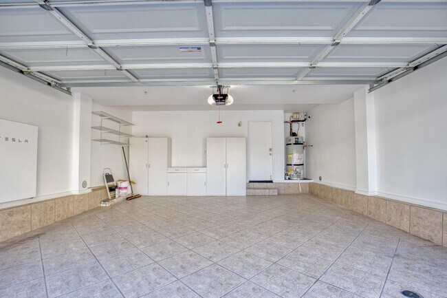 Building Photo - 2706 Black Locust Ct