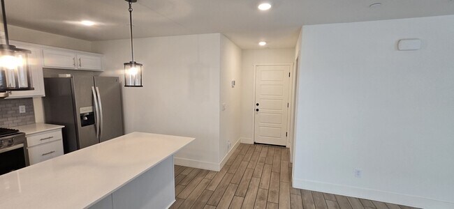 Building Photo - Atwater 5 Bedroom 3.5 Bathroom Home