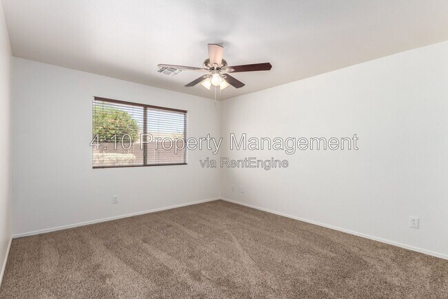 Building Photo - 30725 N Royal Oak Way