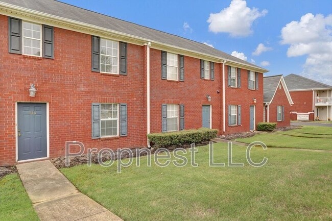 Building Photo - 840 Barrington Woods Cove