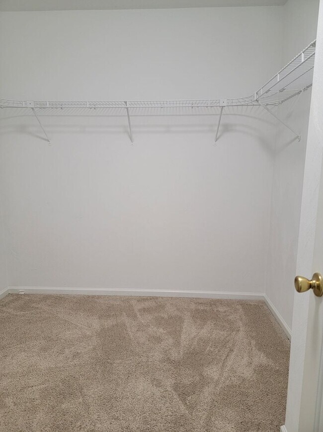 Building Photo - 1110 Carriage Ct