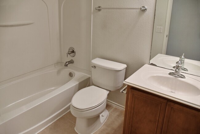 Building Photo - 13600 Breton Ridge St