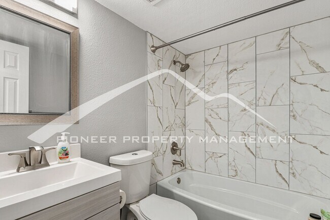 Building Photo - Stylish Updated Studio with Washer/Dryer a...