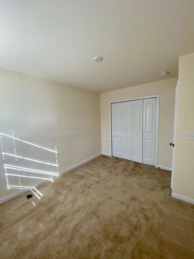 Building Photo - 3BR/2.5 BA Townhouse in McDowell Crossing