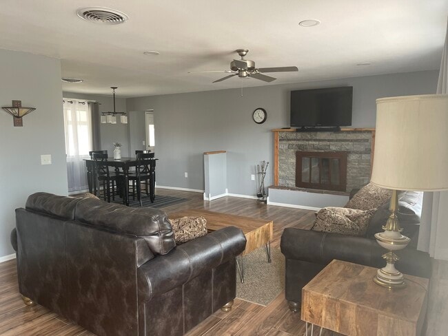 Building Photo - 615 Virginia Ct