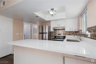 Building Photo - 6205 Bellota Dr