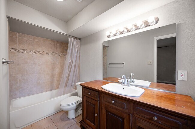 Building Photo - 23864 White Oak Ct