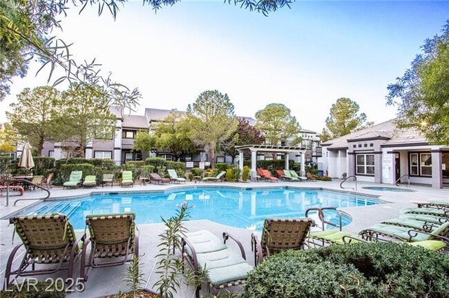 Building Photo - 7255 W Sunset Rd