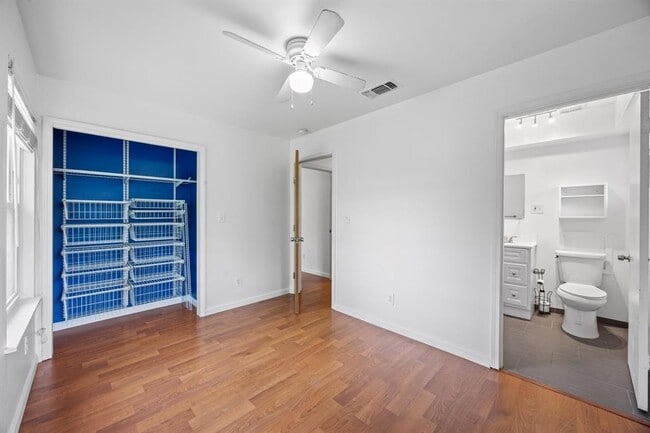 Building Photo - 4611 Lennox Dr