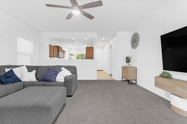 Building Photo - Stunning Single-Level Rental In The Highly Sought-After Anthem at Merrill Ranch!