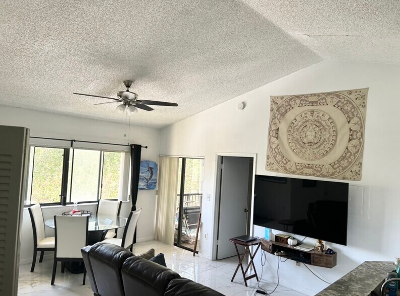 Building Photo - 2445 SW 18th Ter