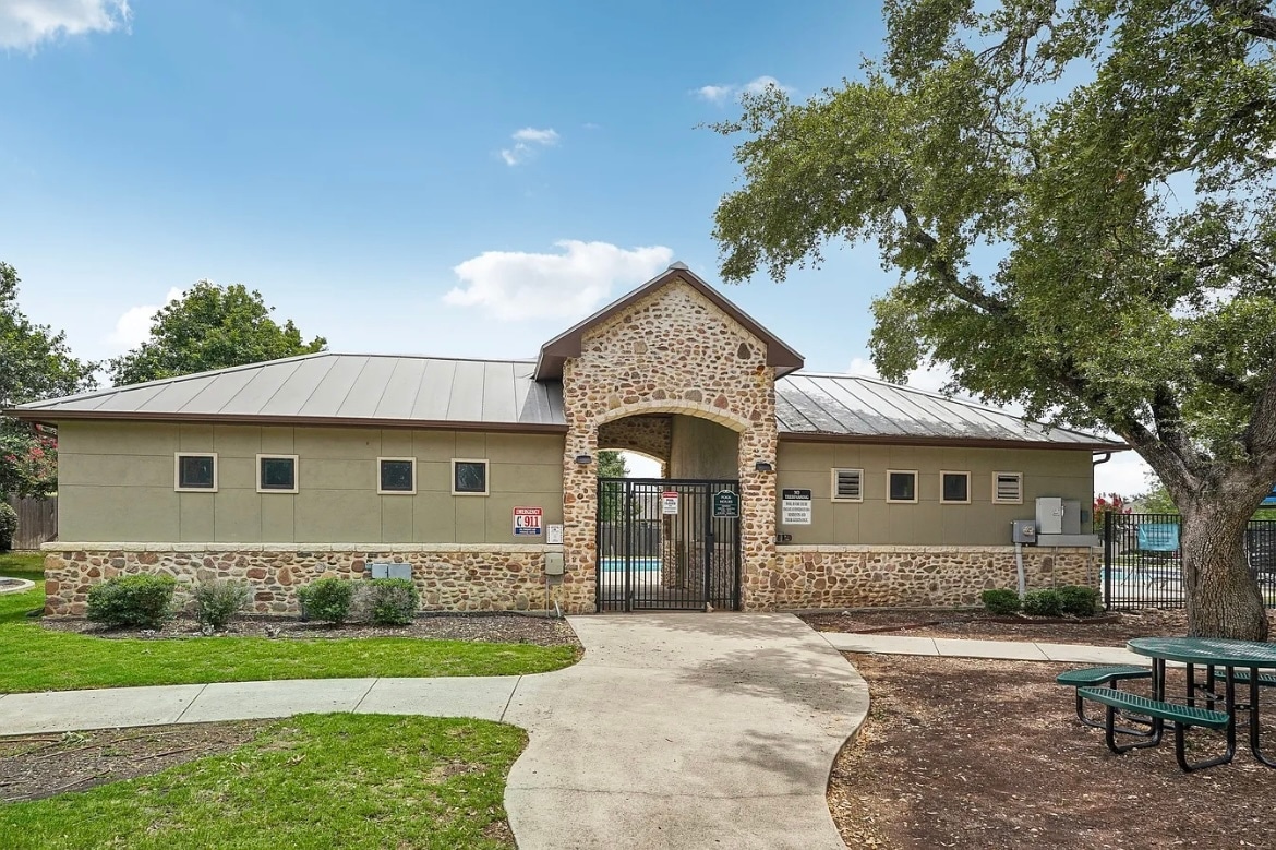 Amenity center - 27458 Camino Tower