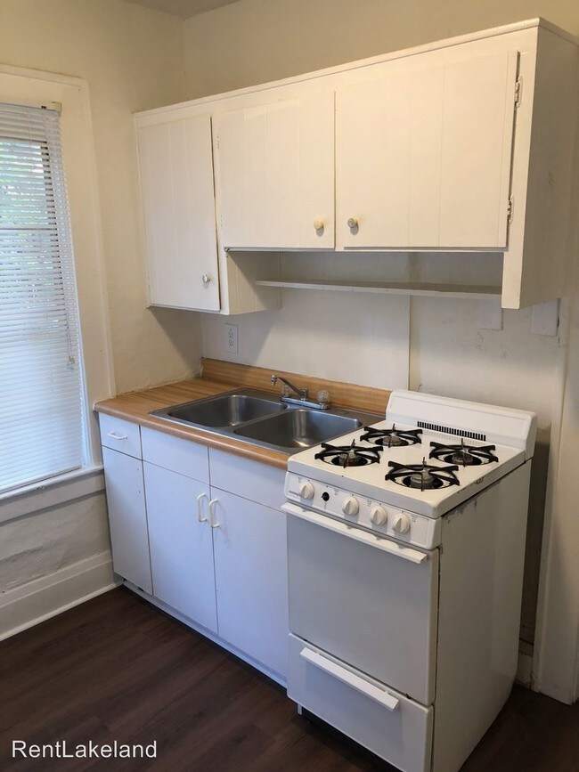 Building Photo - 945 Orange St