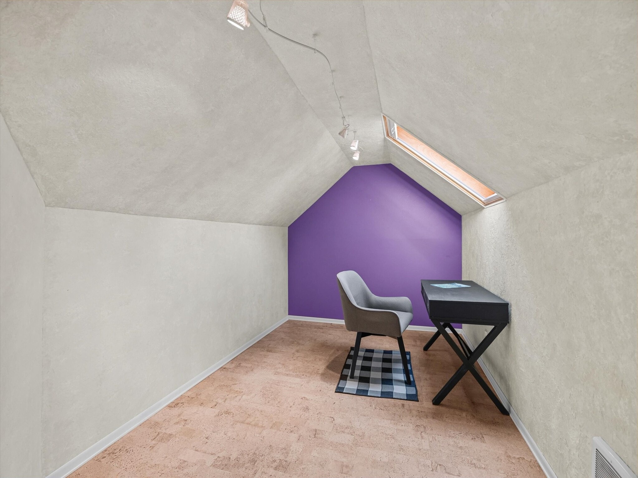 Do your best work in this quiet office - 9835 SW 80th Ave