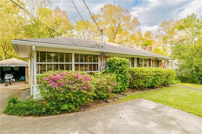 Building Photo - 324 Dalewood Dr