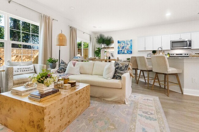 Building Photo - 2042 Delaware Ave