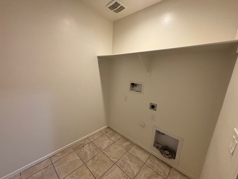 Building Photo - 5154 E Arguedas Pl