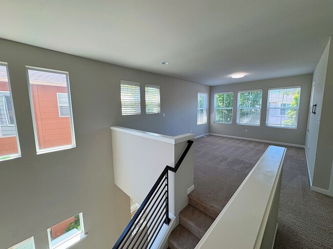 Building Photo - 17821 38th Dr SE