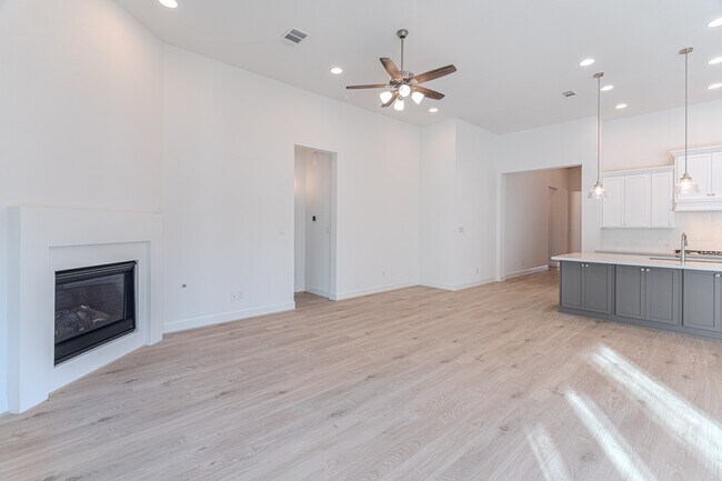 Building Photo - 15910 Mahogany Mist Dr