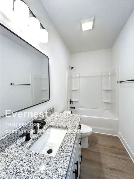 Building Photo - 411 S Spargo St