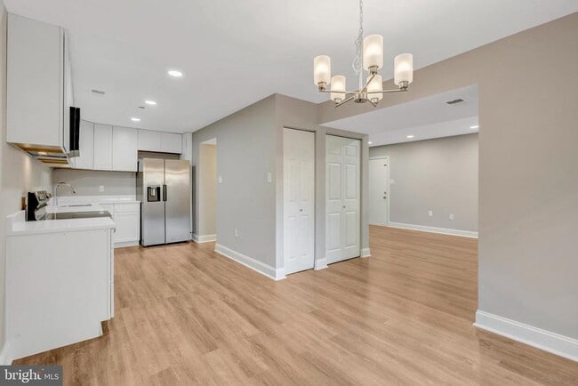 Building Photo - 10676 Myrtle Oak Ct