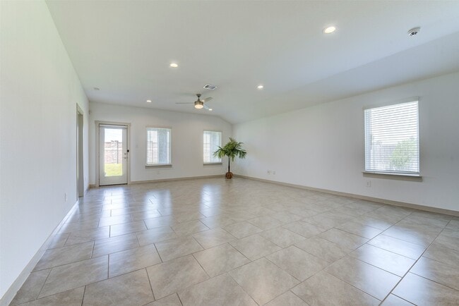 Building Photo - 29751 Cayenne Cir