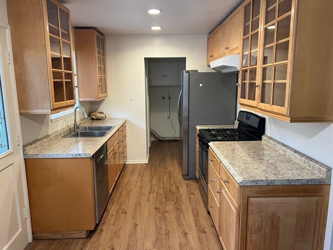 Building Photo - Goleta 3 Bedroom Home