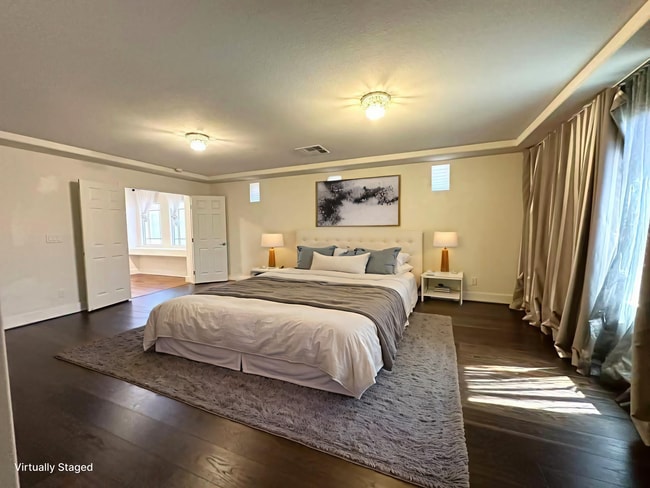 Building Photo - A beautiful 2 stories 5 Bedroom Home in a Highly Desired Location