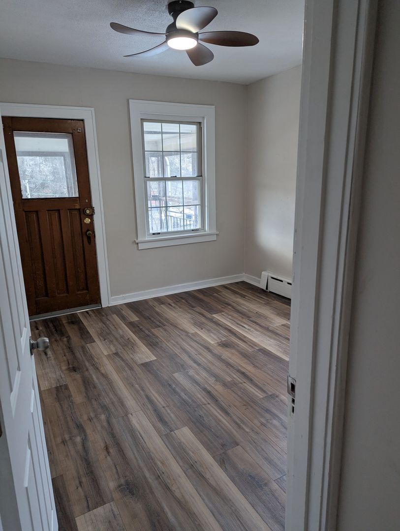 Building Photo - 531 Halsey Ave