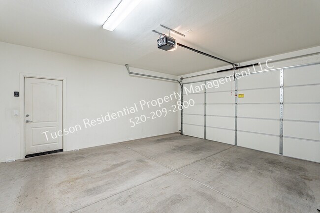 Building Photo - 9578 S Trapper Ridge Dr