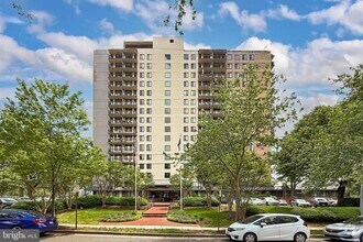 Building Photo - 801 N Pitt St