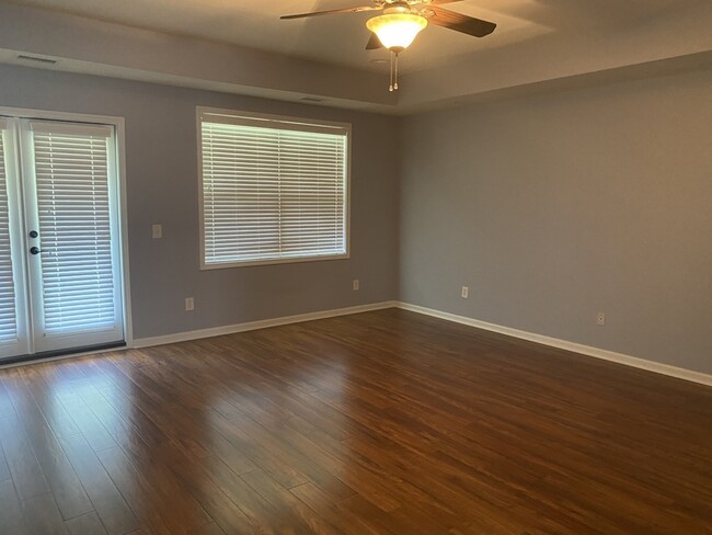 Building Photo - 409 Halyard Ln