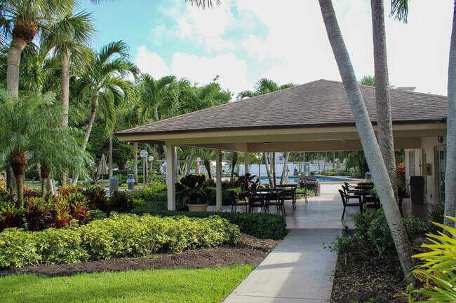 Building Photo - 3510 Oaks Way