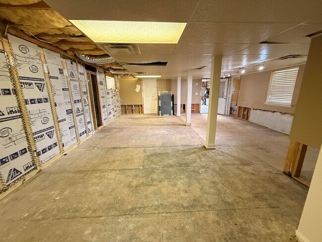 Building Photo - 1012 Elaine Trail